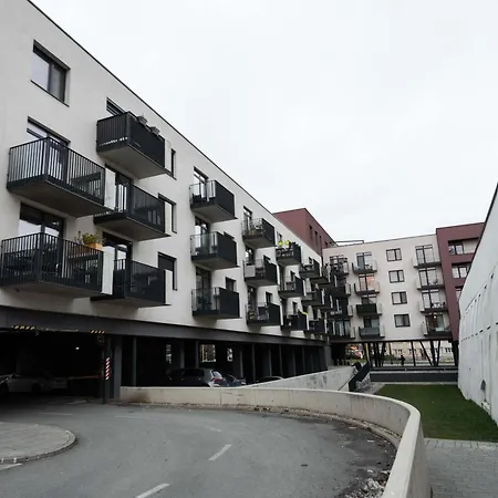 Bastion New With Parking アパート